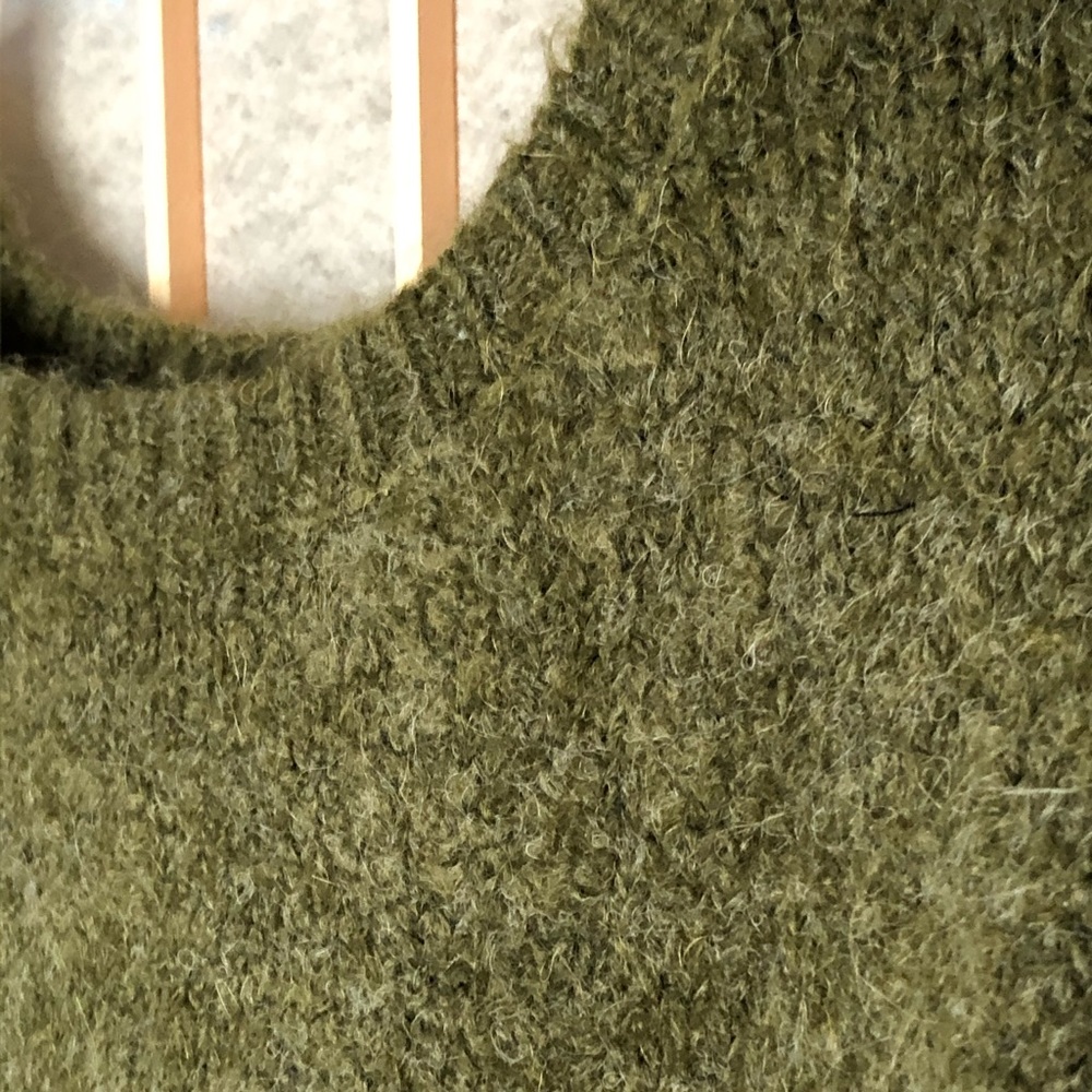Universal Threads Green Sweater
